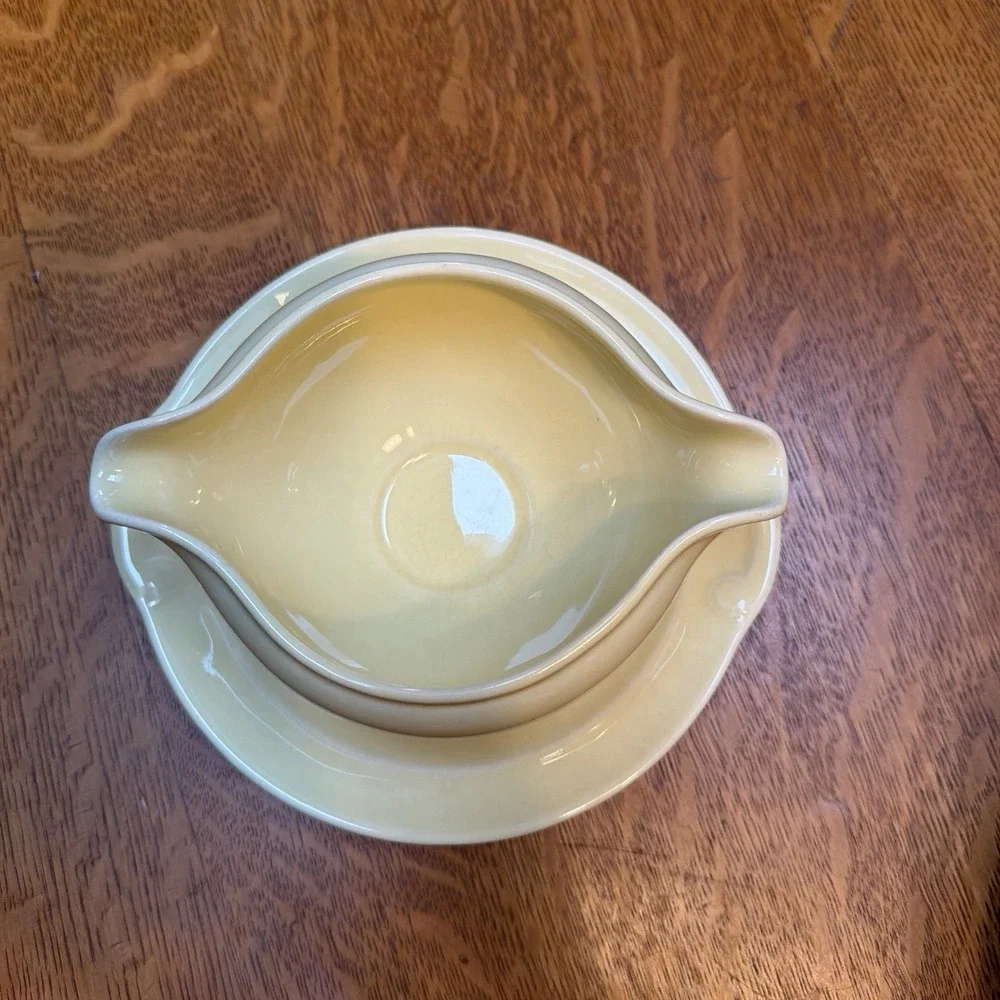 Vintage Lu-Ray Pastels Yellow Gravy Boat Attached Underplate T.S.&T. USA